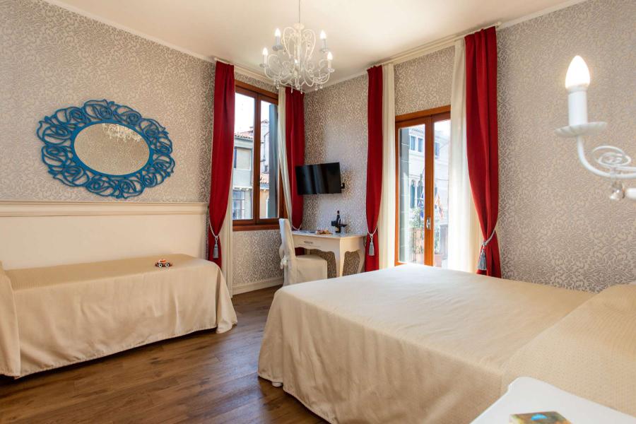 Camera Suite con vista sul canale e terrazza