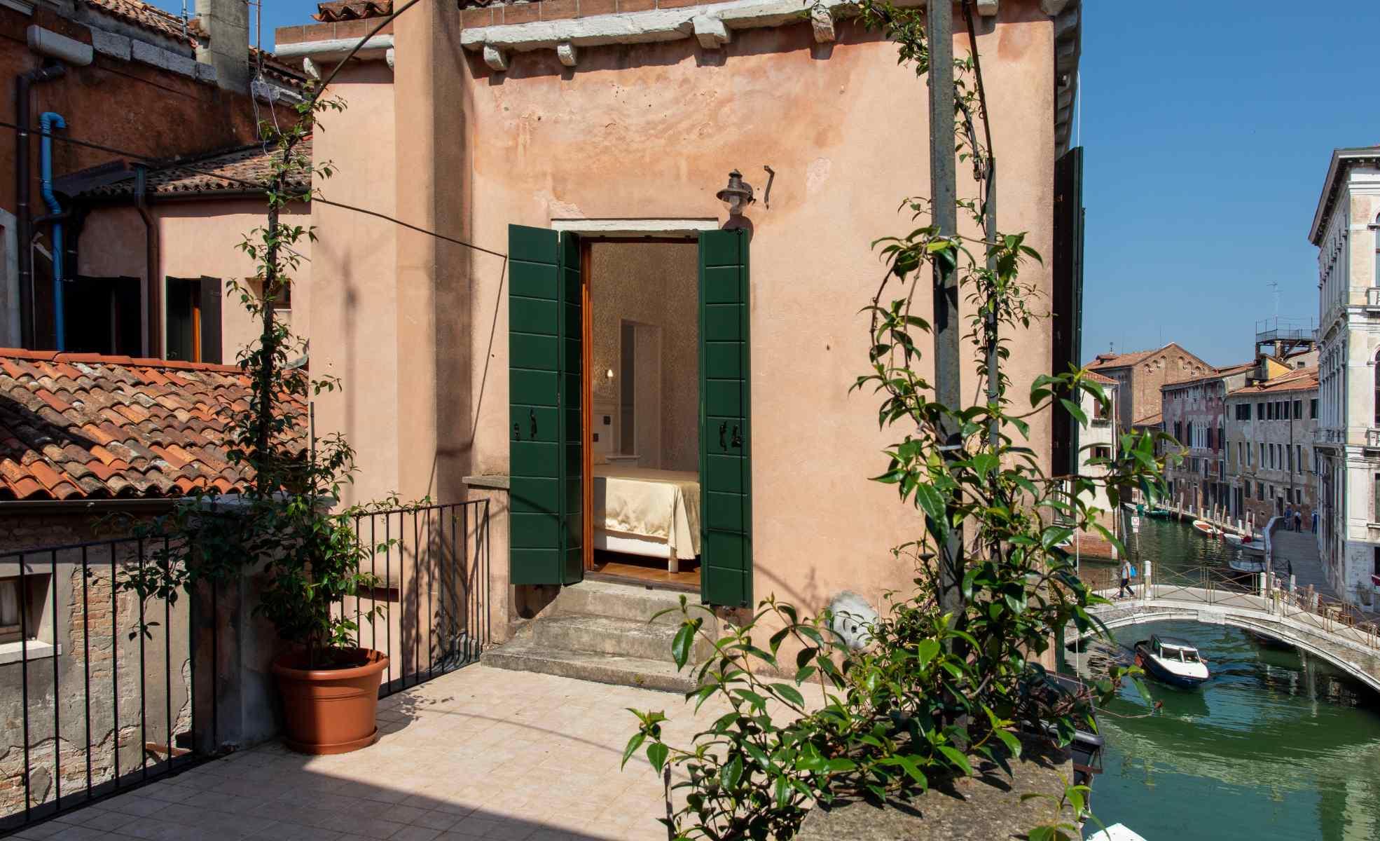 Camera Suite con vista sul canale e terrazza